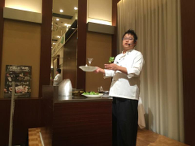 料理の実演の様子